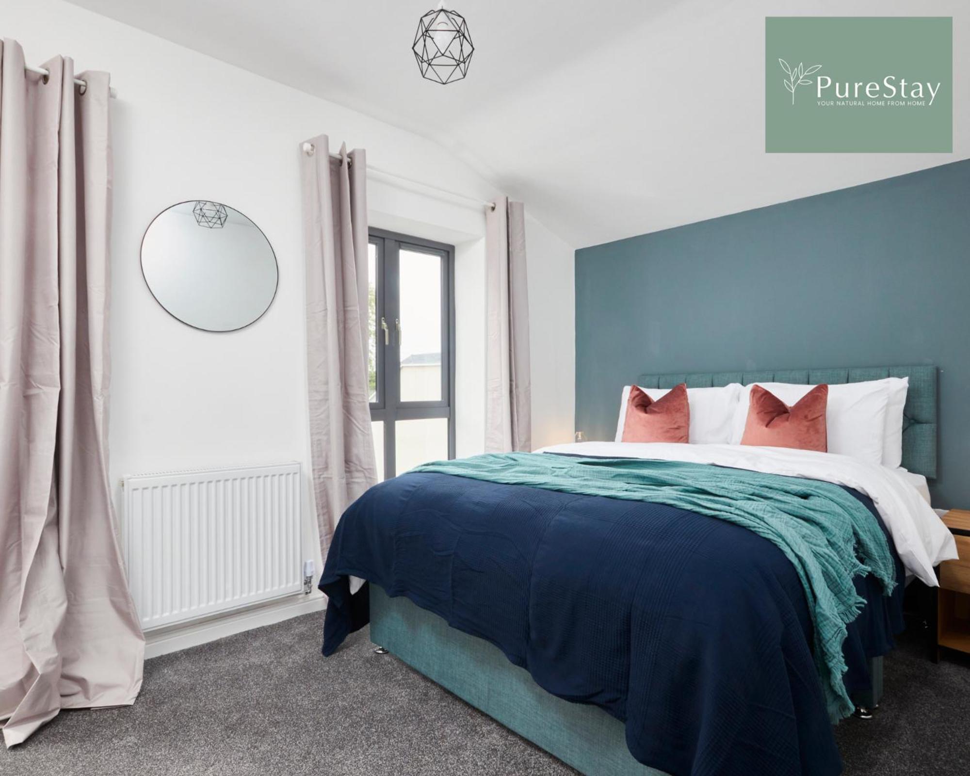 Stunning 5 Bed House By Purestay Short Lets & Serviced Accommodation Manchester With Parking Exterior photo